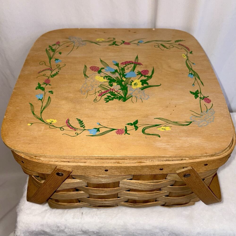 Basketville VINTAGE Putney, Vermont Painted Wicker Picnic Basket w/ Handles RARE